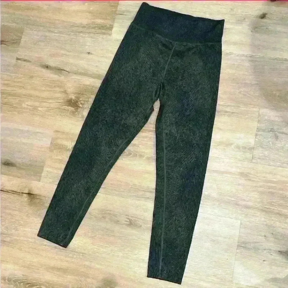 Lululemon Ebb to Train Super-High-Rise Tight - Pattern Mix Rainforest Green - Picture 3 of 5